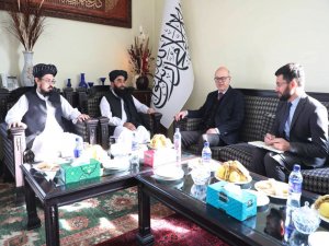 İslam Emirliği Sözcüsü Mücahid, Türkiye Afganistan Büyükelçisi Erginay ile bir araya geldi