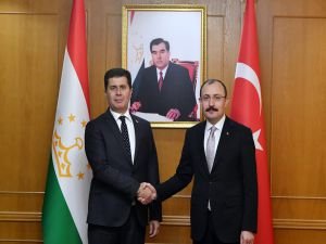 Bakan Muş, Tacikistanlı mevkidaşı Amin ile görüştü