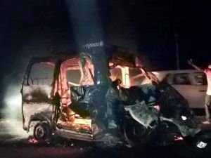 Hindistan’da zincirleme trafik kazası: 30 yaralı