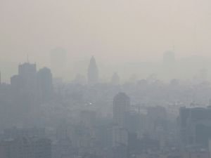 İran'da hava kirliliği nedeniyle eğitime ara verildi