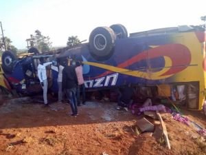 Uganda'da yolcu otobüsü kazası: 16 ölü