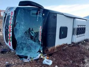Afyonkarahisar'da yolcu otobüsü devrildi: 8 ölü, 35 yaralı