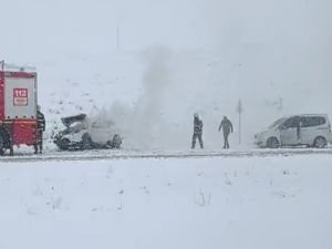 Batman-Diyarbakır karayolunda kar nedeniyle zincirleme kaza oldu
