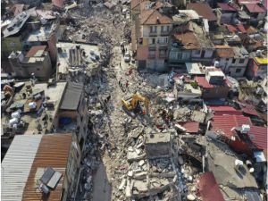 AFAD: 7,7 ve 7,6'lık depremin ardından 4323 artçı deprem meydana geldi