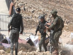 Siyonist işgal rejimi 15 Filistinliyi alıkoydu