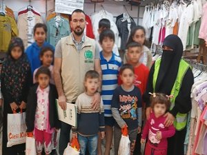 Umut Kervanı Tarsus'tan yetim çocuklara bayramlık hediyesi
