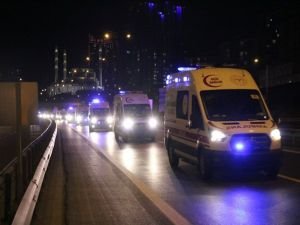 Diyarbakır'da cezaevi servis aracı ile otomobil çarpıştı: 12 yaralı