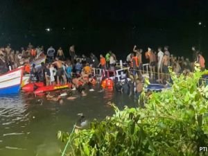 Hindistan'da tekne alabora oldu 16 ölü