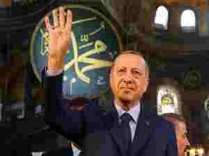 Cumhurbaşkanı Erdoğan seçim çalışmalarını Ayasofya'da akşam namazı ile sonlandırdı