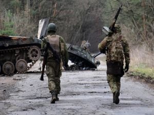 Ukrayna'da zırhlı araç deposu vuruldu