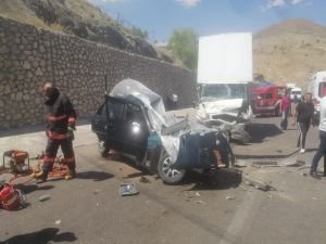 Malatya’da iki araç çarpıştı: 2 ölü
