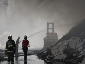 On fabrikanın kullanılamaz hale geldiği yangınla ilgili konuşan görgü tanıkları: Patlamanın mola saatine denk gelmesi faciayı önledi