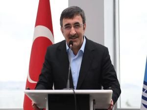 Cumhurbaşkanı Yardımcısı Yılmaz'dan Kıbrıs Türkleri için eşit uluslararası statü çağrısı
