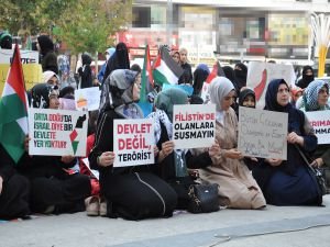 Batmanlı kadınlar Filistinliler için oturma eylemi yaptı