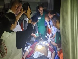 Siyonist rejimin kuşattığı Şifa Hastanesi Müdürü Ebu Selime: Ölüyoruz ve dünya buna sessiz kalıyor