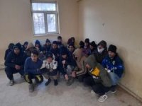 Ağrı'da bir binada düzensiz göçmenler yakalandı