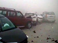 Hindistan'da yoğun sis zincirleme kazaya yol açtı: 11 yaralı