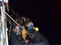 İzmir açıklarında geri itilen 47 düzensiz göçmen kurtarıldı