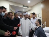 Diyanet İşleri Başkanı Erbaş, saldırıya uğrayan Fatih Camii imamını ziyaret etti