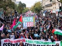Paris'te binlerce kişi Filistin'e destek için yürüdü
