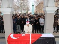 Yaralı olarak Türkiye'ye getirilen ve şehadete kavuşan Filistinlilerin cenaze namazı kılındı
