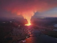 İzlanda'da lavlar yerleşim bölgesine ulaştı