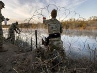 Texas-Meksika sınırındaki dikenli tel krizi devam ediyor