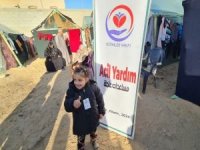 Yetimler Vakfı'ndan Gazzeli çocuklara mont yardımı