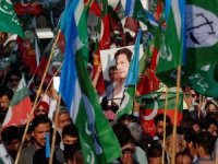 Pakistan'da İmran Han destekçileri seçim protestolarına devam ediyor