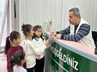 Batman'da çocuklar sattıkları takıların parasını Gazze'ye bağışladı