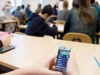 İtalya'da okullarda akıllı telefon ve tablet yasaklanacak