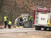 ABD'de minibüs ile tır kafa kafaya çarpıştı: 9 ölü, 1 yaralı