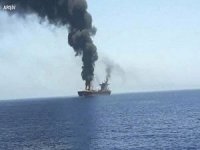 Ensarullah Hareketi, işgalci ABD'nin gemisini füzeyle vurdu