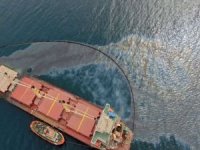 Japonya'da tanker alabora oldu