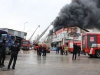 Ankara'da çıkan depo yangını saatlerce kontrol altına alınamadı