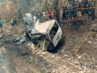 Filipinler'de minibüs kamyonla çarpıştı: 13 ölü