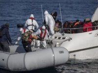 Yunanistan unsurlarınca geri itilen 41 düzensiz göçmen kurtarıldı