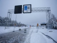 Finlandiya, Rusya sınır geçişlerinin süresiz kapalı kalacağını duyurdu