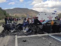 Malatya'da 2 otomobil çarpıştı: 3 kişi hayatını kaybetti, 5 yaralı