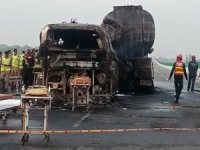 Pakistan'da zincirleme kaza: 8 ölü, 28 yaralı