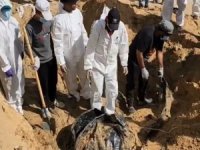 Siyonist rejim Filistinlileri toplu mezarlara gömüyor: Nasır Hastanesi kompleksinde 200 cesede ulaşıldı