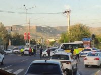 Mardin’de iki otomobil kafa kafaya çarpıştı