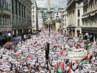 İngiltere’de Gazze için yüz binler sokaklara döküldü