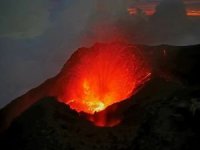 Endonezya'daki Semeru Yanardağı'nda volkanik patlama