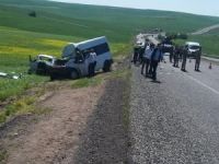 Diyarbakır'da kaza: 2 ölü 13 yaralı