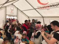 Kızılay ve Ensar Vakfı Suriyeli çocukların yüzünü güldürdü