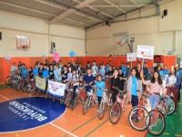 Başkan Uysal'dan Çocuk Meclisi üyelerine bisiklet hediyesi
