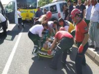 Trafik kazasında adamın bacağı koptu