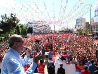 Erdoğan: Onlar yakar yıkar biz yaparız
