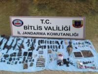 Bitlis’te PKK’ya ait patlayıcı ve mühimmat ele geçirildi
